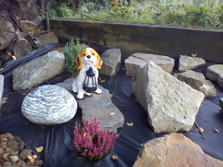 Tak tam dlí, pod nebe hvězdným.